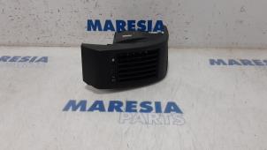 Used Dashboard vent Peugeot Boxer (U9) 3.0 HDi 160 Euro 4 Price € 24,20 Inclusive VAT offered by Maresia Parts
