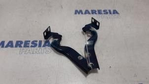 Used Bonnet Hinge Peugeot Boxer (U9) 3.0 HDi 160 Euro 4 Price € 36,30 Inclusive VAT offered by Maresia Parts