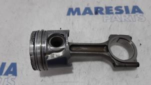 Used Piston Renault Trafic New (FL) 2.0 dCi 16V 90 Price € 96,80 Inclusive VAT offered by Maresia Parts
