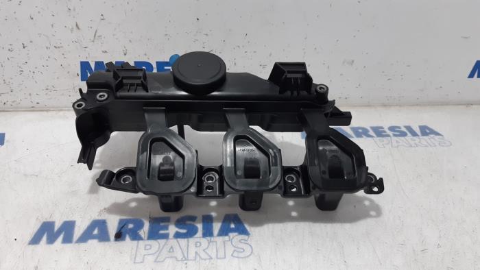Gebrauchte Ventildeckel Renault Trafic New (FL) 2.0 dCi 16V 90 Preis € 90,75 Mit Mehrwertsteuer angeboten von Maresia Parts