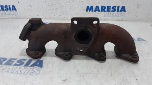Used Exhaust manifold Renault Trafic New (FL) 2.0 dCi 16V 90 Price € 60,50 Inclusive VAT offered by Maresia Parts