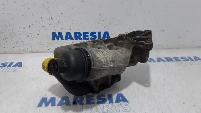 Gebrauchte Ölfilterhalter Renault Trafic New (FL) 2.0 dCi 16V 90 Preis € 60,50 Mit Mehrwertsteuer angeboten von Maresia Parts