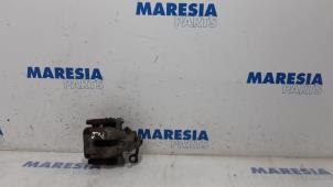 Używane Zacisk hamulcowy lewy tyl Citroen DS3 (SA) 1.6 e-HDi Cena € 19,90 Procedura marży oferowane przez Maresia Parts