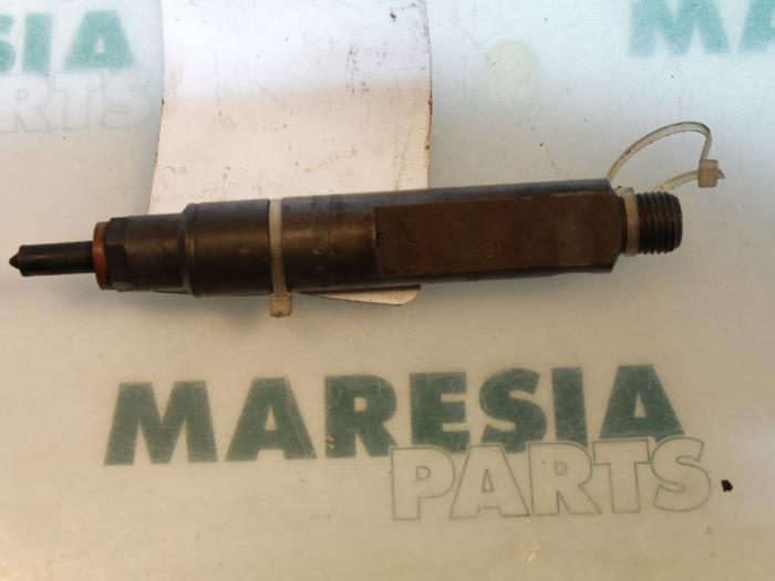 Usagé Injecteurs Renault Laguna I (B56) 1.9 dTi Prix € 50,00 Règlement à la marge proposé par Maresia Parts