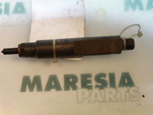 Used Injector (diesel) Renault Laguna I (B56) 1.9 dTi Price € 50,00 Margin scheme offered by Maresia Parts