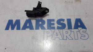 Usagé Carte capteur (tubulure d'admission) Peugeot 308 SW (L4/L9/LC/LJ/LR) 1.6 BlueHDi 120 Prix € 50,00 Règlement à la marge proposé par Maresia Parts