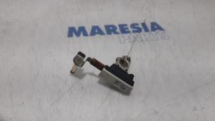 Usagé Capteur de batterie Fiat 500 (312) 0.9 TwinAir 85 Prix € 50,00 Règlement à la marge proposé par Maresia Parts