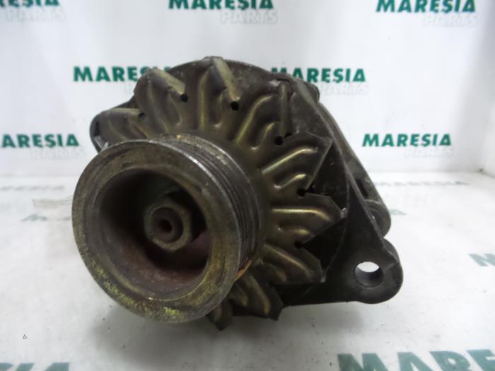 Usagé Dynamo Lancia Delta (836) 2.0 HF 16V Turbo Prix € 75,00 Règlement à la marge proposé par Maresia Parts
