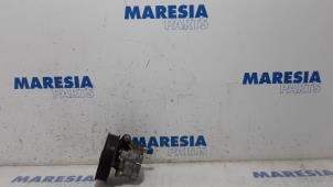 Used Power steering pump Renault Espace (JK) 2.0 dCi 16V 175 FAP Price € 105,00 Margin scheme offered by Maresia Parts