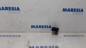 Used Cooling fan resistor Peugeot 508 SW (8E/8U) 1.6 THP 16V Price € 20,00 Margin scheme offered by Maresia Parts