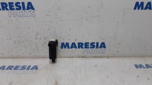 Used Windscreen washer pump Peugeot 508 SW (8E/8U) 1.6 THP 16V Price € 10,00 Margin scheme offered by Maresia Parts