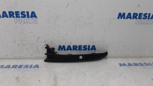 Used Front bumper strip, left Renault Clio IV Estate/Grandtour (7R) 1.2 TCE 16V GT EDC Price € 20,00 Margin scheme offered by Maresia Parts