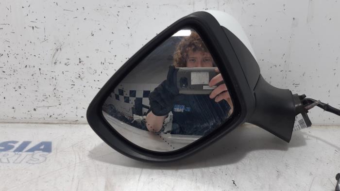Wing mirror, left from a Renault Clio IV Estate/Grandtour (7R) 1.2 TCE 16V GT EDC 2018