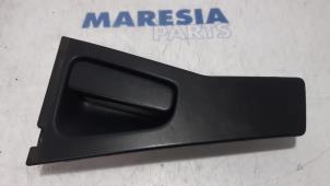 Used Rear door handle 4-door, left Renault Clio IV Estate/Grandtour (7R) 1.2 TCE 16V GT EDC Price € 25,00 Margin scheme offered by Maresia Parts