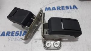 Used Rear door hinge, right Citroen Jumpy (G9) 2.0 HDiF 16V 125 Price € 90,75 Inclusive VAT offered by Maresia Parts