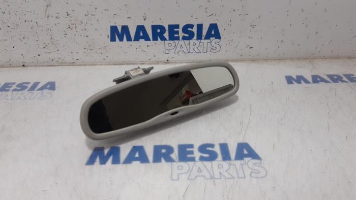 Rear view mirror from a Renault Espace (JK) 2.0 dCi 16V 175 FAP 2007