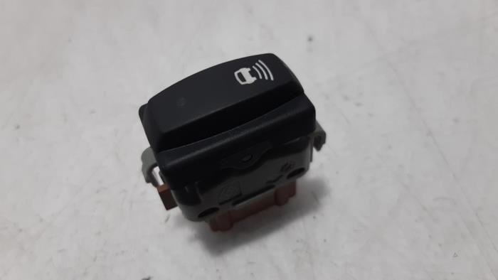 PDC switch from a Renault Espace (JK) 2.0 dCi 16V 175 FAP 2007