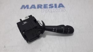 Used Wiper switch Renault Clio IV Estate/Grandtour (7R) 1.5 Energy dCi 90 FAP Price € 50,00 Margin scheme offered by Maresia Parts