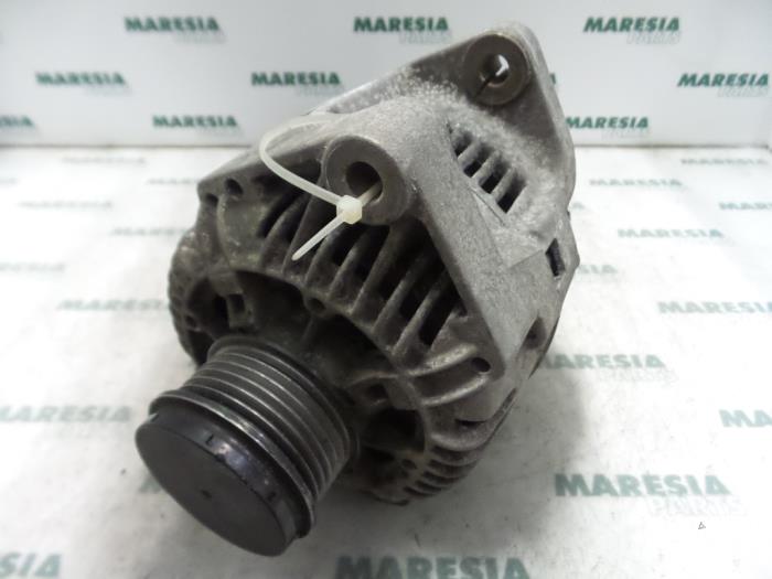 Begagnade Dynamo Renault Megane Scénic (JA) 1.9dTi RN,RT Pris € 50,00 Marginaltabell erbjuds av Maresia Parts