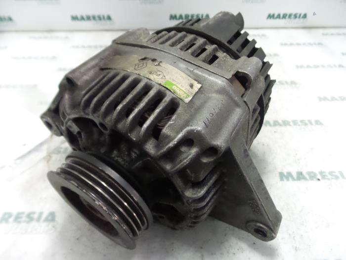 Begagnade Dynamo Renault Megane Scénic (JA) 1.6 RT Pris € 40,00 Marginaltabell erbjuds av Maresia Parts