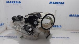 Used Heater housing Peugeot 308 CC (4B) 1.6 16V THP 150 Price € 157,50 Margin scheme offered by Maresia Parts
