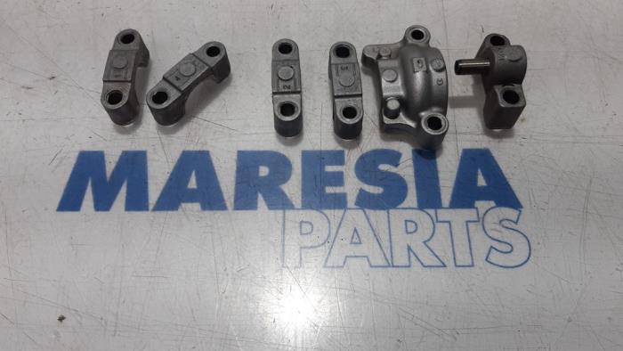 Gebrauchte Nockenwelle Citroen C4 Berline (NC) 1.4 16V VTi Preis € 20,00 Margenregelung angeboten von Maresia Parts