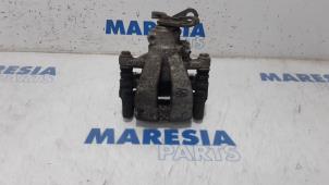 Używane Zacisk hamulcowy prawy tyl Alfa Romeo MiTo (955) 1.4 Multi Air 16V Cena € 50,00 Procedura marży oferowane przez Maresia Parts