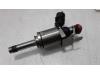 Injector (petrol injection) from a Renault Clio IV Estate/Grandtour (7R) 1.2 TCE 16V GT EDC 2018