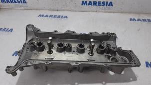 Used Rocker cover Renault Clio IV Estate/Grandtour (7R) 1.2 TCE 16V GT EDC Price € 60,00 Margin scheme offered by Maresia Parts