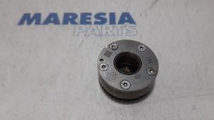 Used Camshaft sprocket Renault Clio IV Estate/Grandtour (7R) 1.2 TCE 16V GT EDC Price € 40,00 Margin scheme offered by Maresia Parts