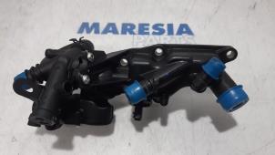 Used Thermostat housing Renault Clio IV Estate/Grandtour (7R) 1.2 TCE 16V GT EDC Price € 50,00 Margin scheme offered by Maresia Parts