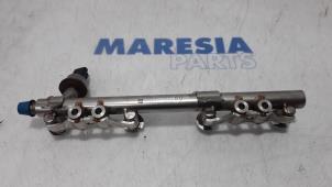 Used Fuel injector nozzle Renault Clio IV Estate/Grandtour (7R) 1.2 TCE 16V GT EDC Price € 35,00 Margin scheme offered by Maresia Parts