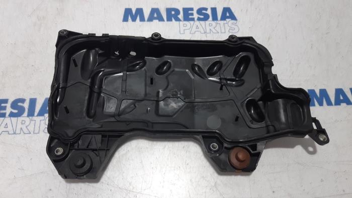 Engine protection panel from a Renault Espace (JK) 2.0 dCi 16V 150 FAP 2011