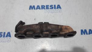 Used Exhaust manifold Renault Espace (JK) 2.0 dCi 16V 150 FAP Price € 105,00 Margin scheme offered by Maresia Parts