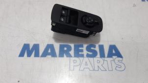 Used Multi-functional window switch Alfa Romeo MiTo (955) 1.4 Multi Air 16V Price € 30,00 Margin scheme offered by Maresia Parts