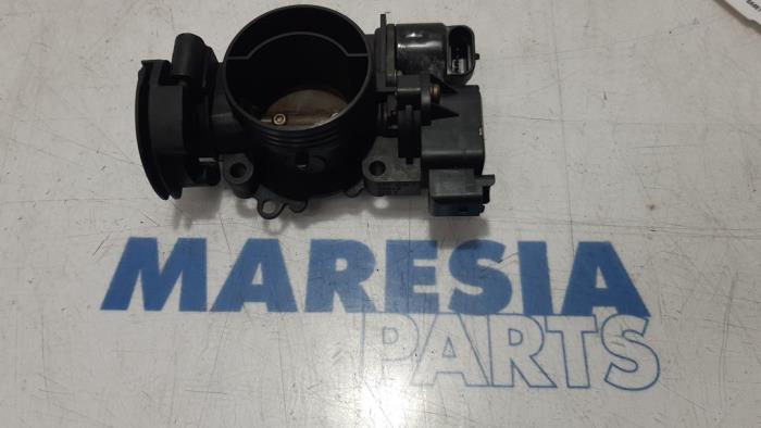 Używane Przepustnica Peugeot 206 (2A/C/H/J/S) 1.1 XN,XR Cena € 50,00 Procedura marży oferowane przez Maresia Parts