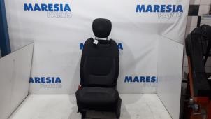 Used Seat, left Renault Captur (2R) 1.2 TCE 16V EDC Price € 210,00 Margin scheme offered by Maresia Parts