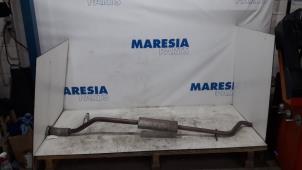 Used Exhaust middle silencer Renault Captur (2R) 1.2 TCE 16V EDC Price € 75,00 Margin scheme offered by Maresia Parts