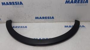Used Side skirt, right Renault Captur (2R) 1.2 TCE 16V EDC Price € 35,00 Margin scheme offered by Maresia Parts