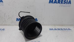Used Heating and ventilation fan motor Peugeot 308 CC (4B) 1.6 16V THP 150 Price € 30,00 Margin scheme offered by Maresia Parts