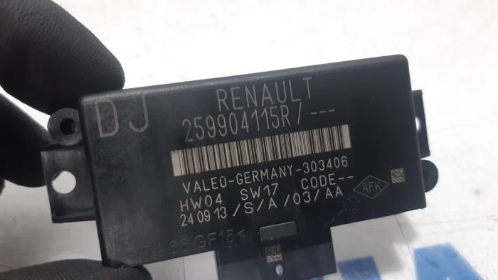 Módulo PDC de un Renault Captur (2R) 1.2 TCE 16V EDC 2013