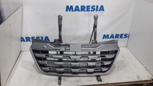 Used Grille Renault Master IV (FV) 2.3 dCi 100 16V FWD Price € 158,81 Inclusive VAT offered by Maresia Parts