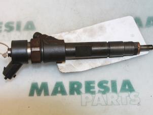 Usagé Injecteur (diesel) Renault Laguna II (BG) 1.9 dCi 120 Prix € 75,00 Règlement à la marge proposé par Maresia Parts