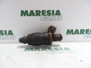 Usagé Injecteur (injection essence) Alfa Romeo 145 (930A) 1.4 ie Prix € 35,00 Règlement à la marge proposé par Maresia Parts