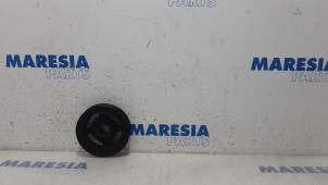 Used Crankshaft pulley Renault Scénic III (JZ) 1.2 16V TCe 115 Energy Price € 20,00 Margin scheme offered by Maresia Parts