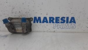Usagé Radiateur d'huile Renault Scénic III (JZ) 1.2 16V TCe 115 Energy Prix € 25,00 Règlement à la marge proposé par Maresia Parts