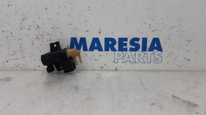 Usagé Régulateur pression turbo Renault Megane III Grandtour (KZ) 1.5 dCi 95 Prix € 35,00 Règlement à la marge proposé par Maresia Parts