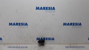 Used Cooling fan resistor Renault Clio IV Estate/Grandtour (7R) 1.5 Energy dCi 90 FAP Price € 30,00 Margin scheme offered by Maresia Parts