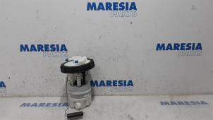 Used Electric fuel pump Renault Clio IV Estate/Grandtour (7R) 1.2 TCE 16V GT EDC Price € 55,00 Margin scheme offered by Maresia Parts