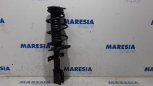 Used Front shock absorber rod, left Renault Clio IV Estate/Grandtour (7R) 1.2 TCE 16V GT EDC Price € 50,00 Margin scheme offered by Maresia Parts